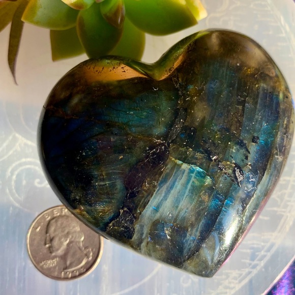 Large Puffy Labradorite Heart - Picture 8 of 9